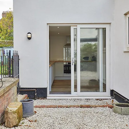 96 Roseberry In The Market Town Of *